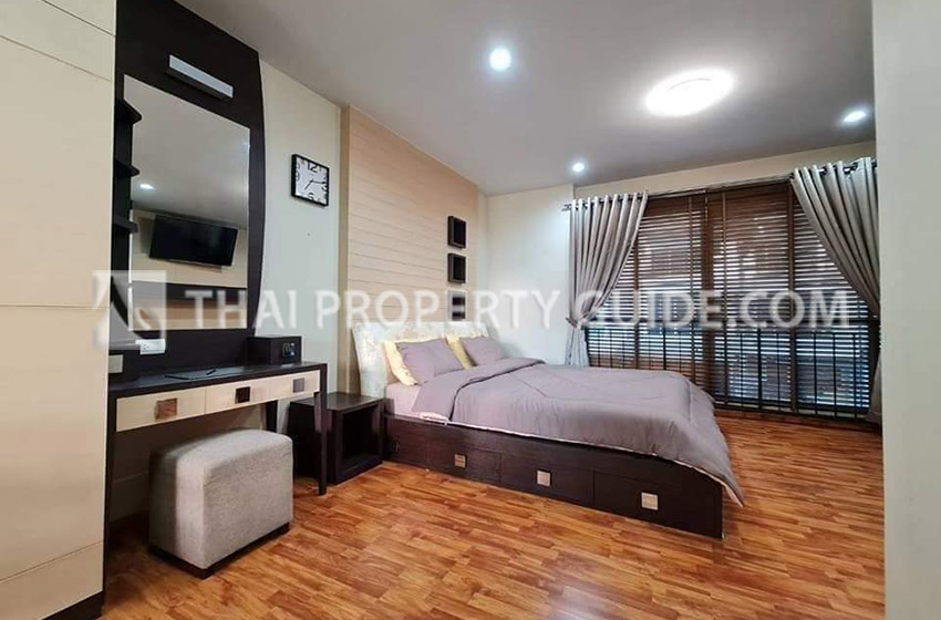 Townhouse in Sukhumvit 